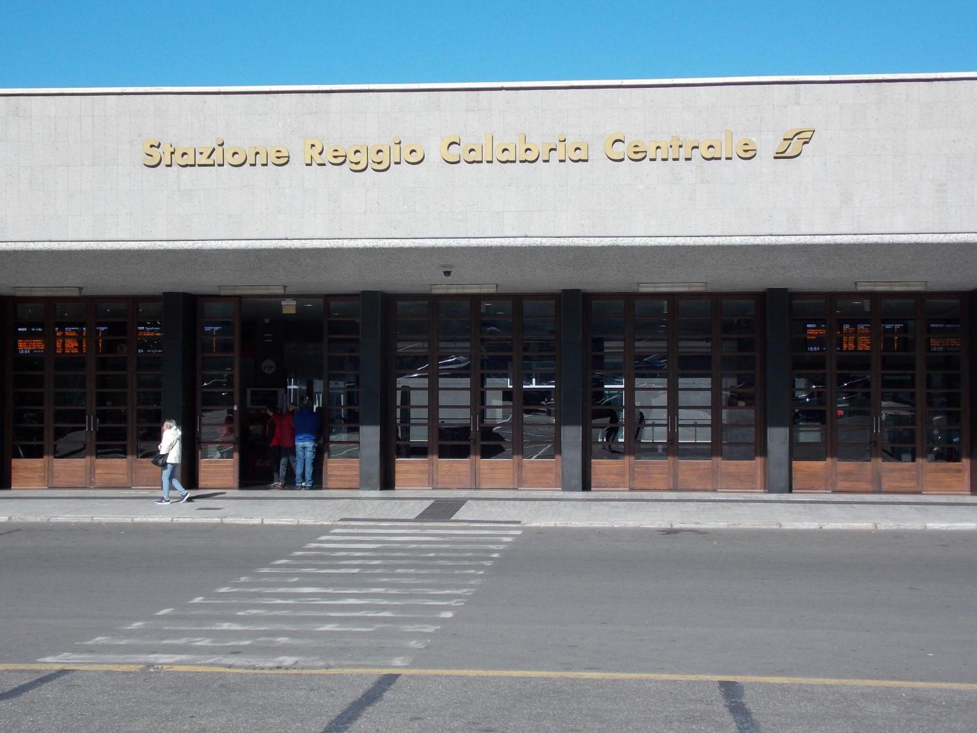 Central House Reggio di Calabria Luaran gambar
